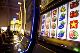Antarmuka aplikasi melo33 yang dioptimalkan untuk layar mobile dengan navigasi mudah dan game lengkap